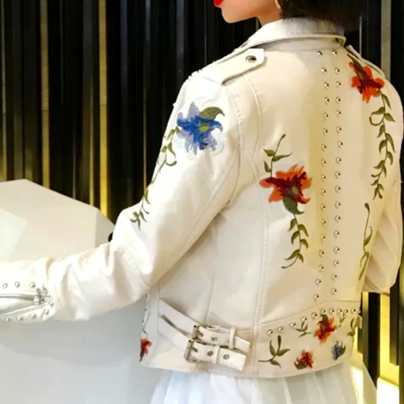🦋NWT Embroidered White Jacket Vegan Leather. - Picture 2 of 15